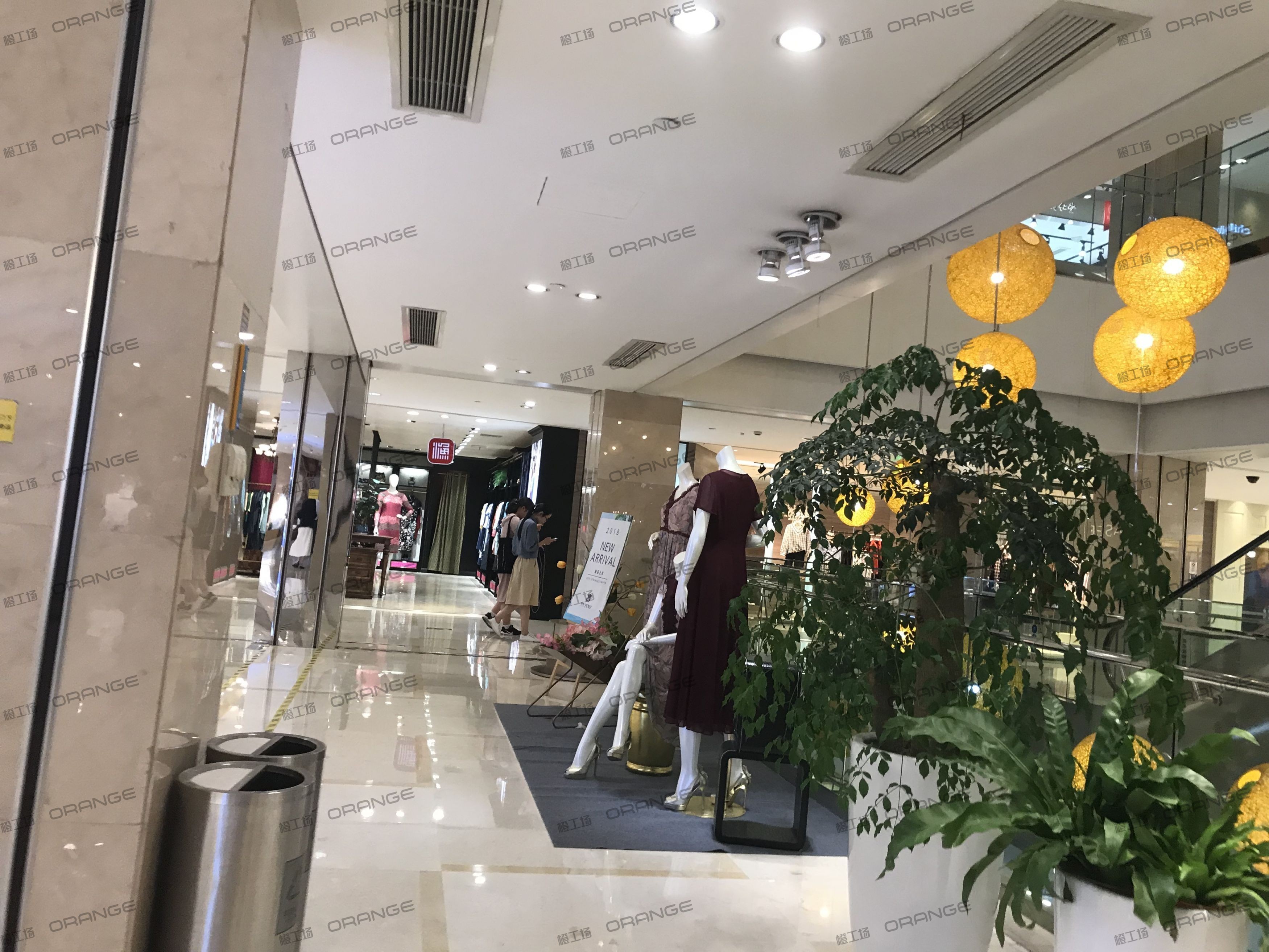 宁波天一国际购物中心-室内三层南扶梯南3