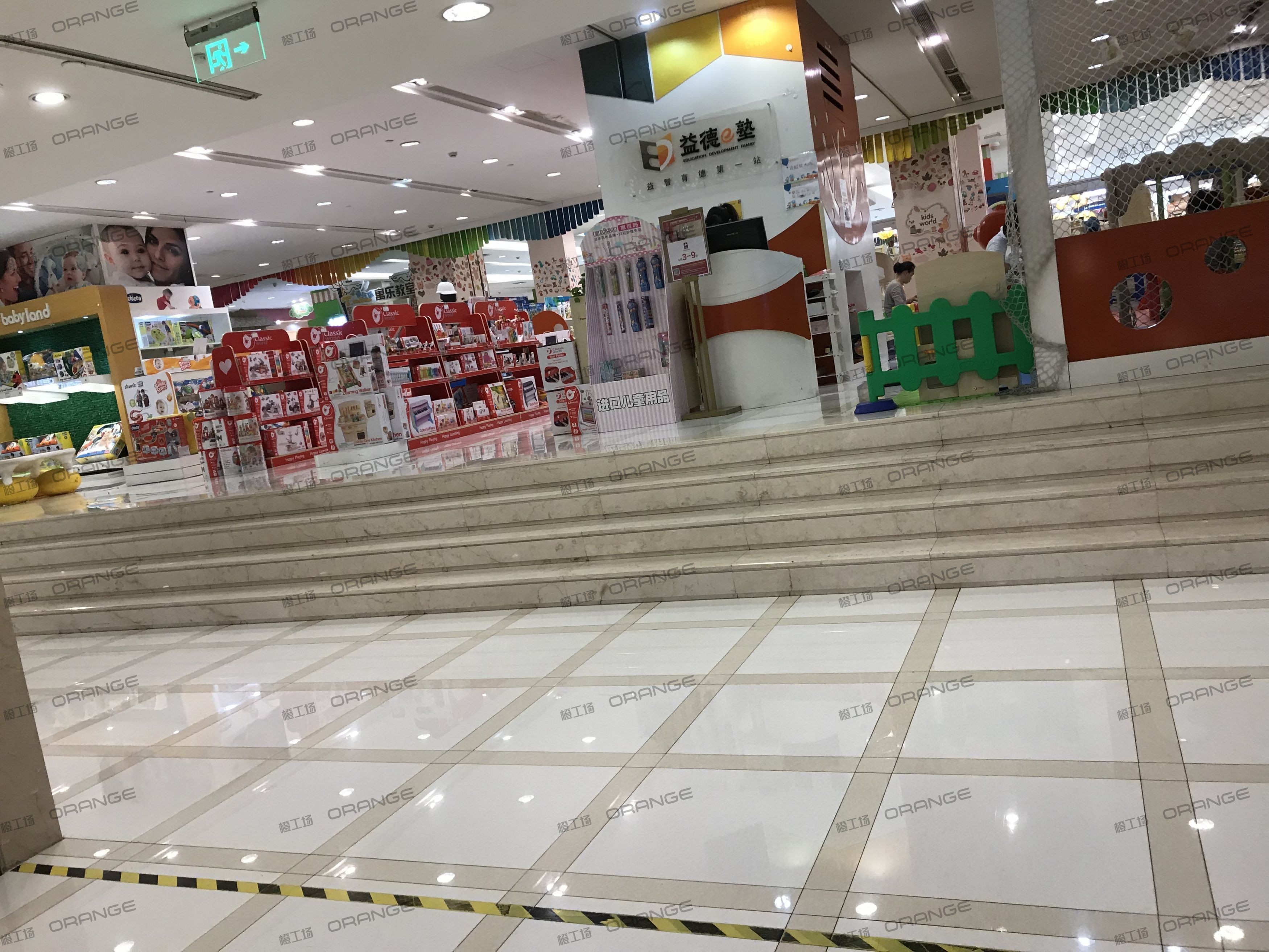 宁波天一国际购物中心-室内四层南扶梯北4