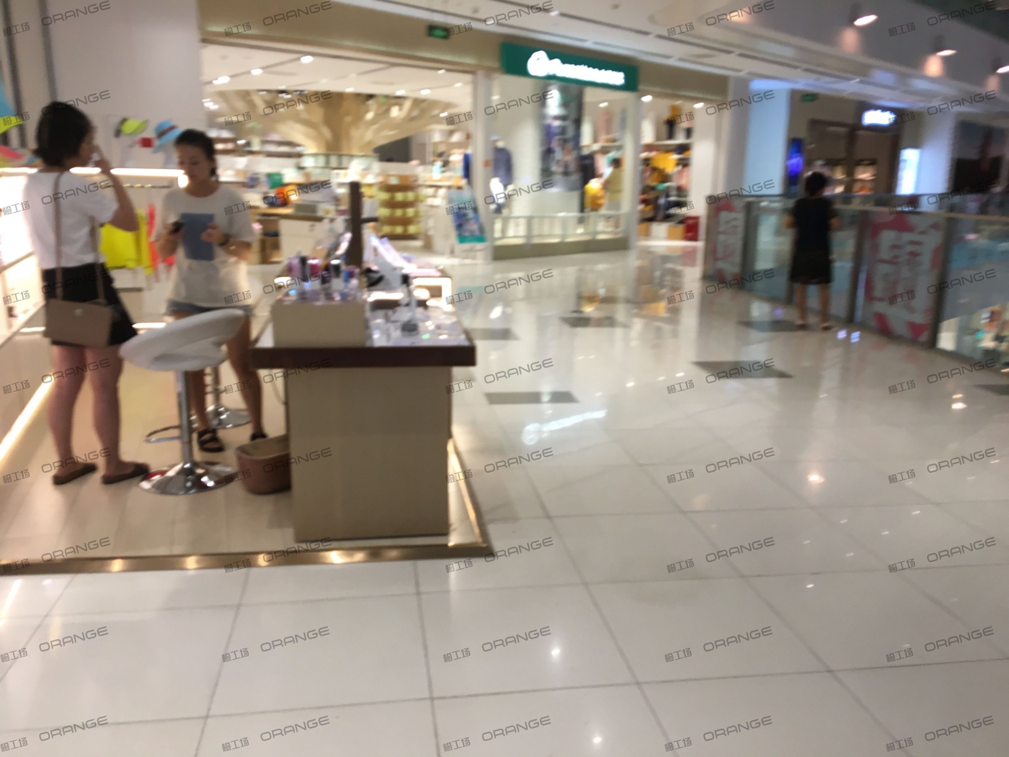 宁波来福士广场-室内二层东侧环廊南1