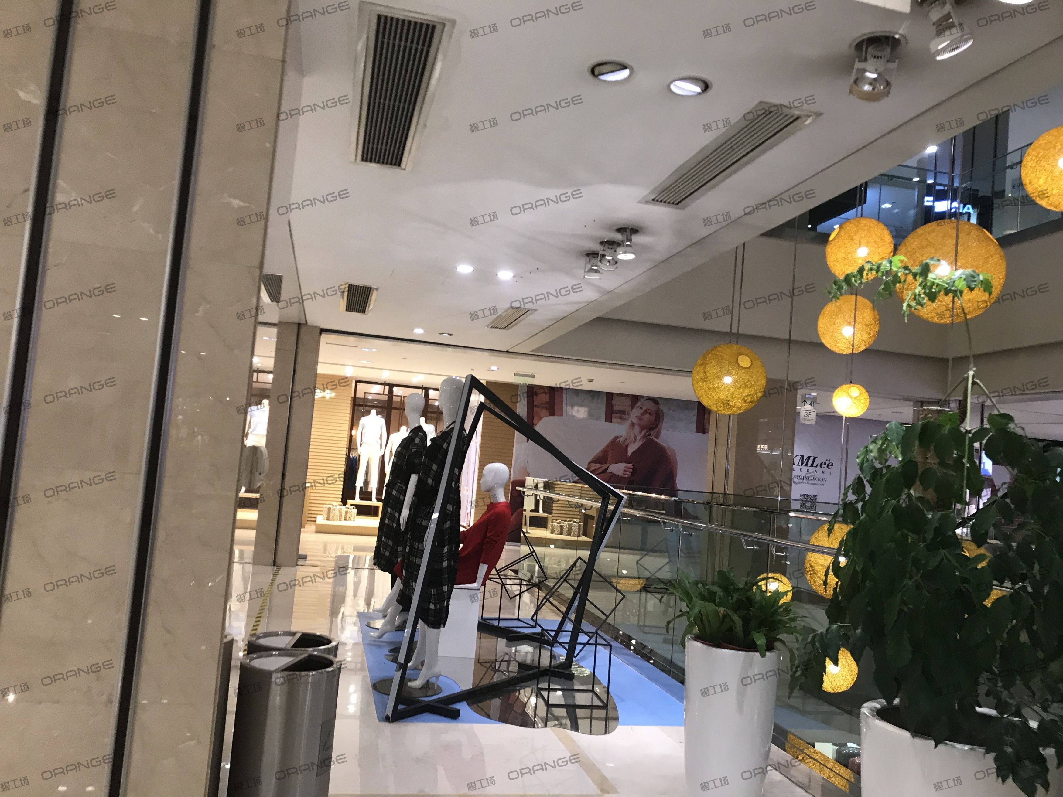 宁波天一国际购物中心-室内三层南扶梯北2