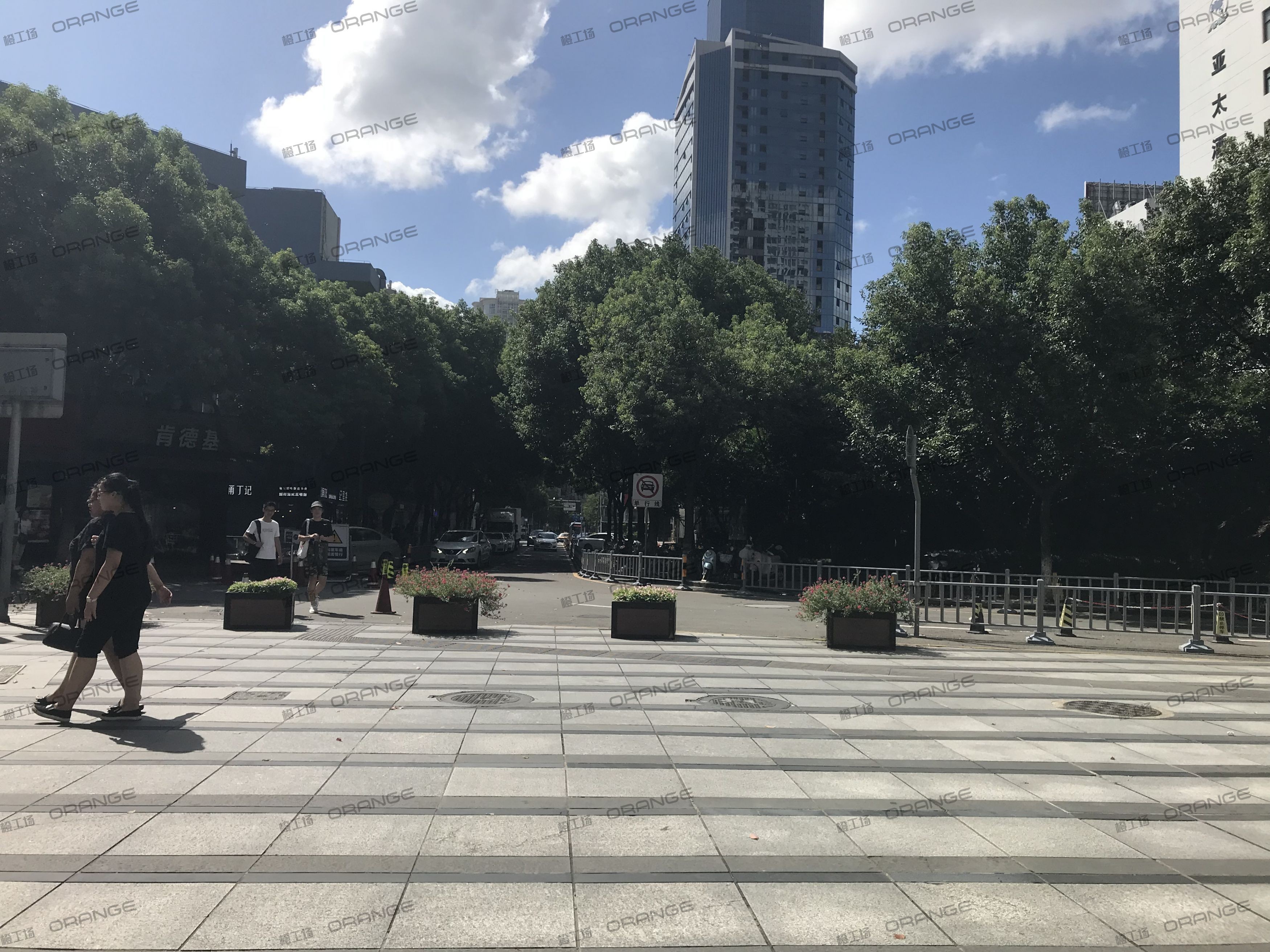 宁波天一国际购物中心-室外西一门外3