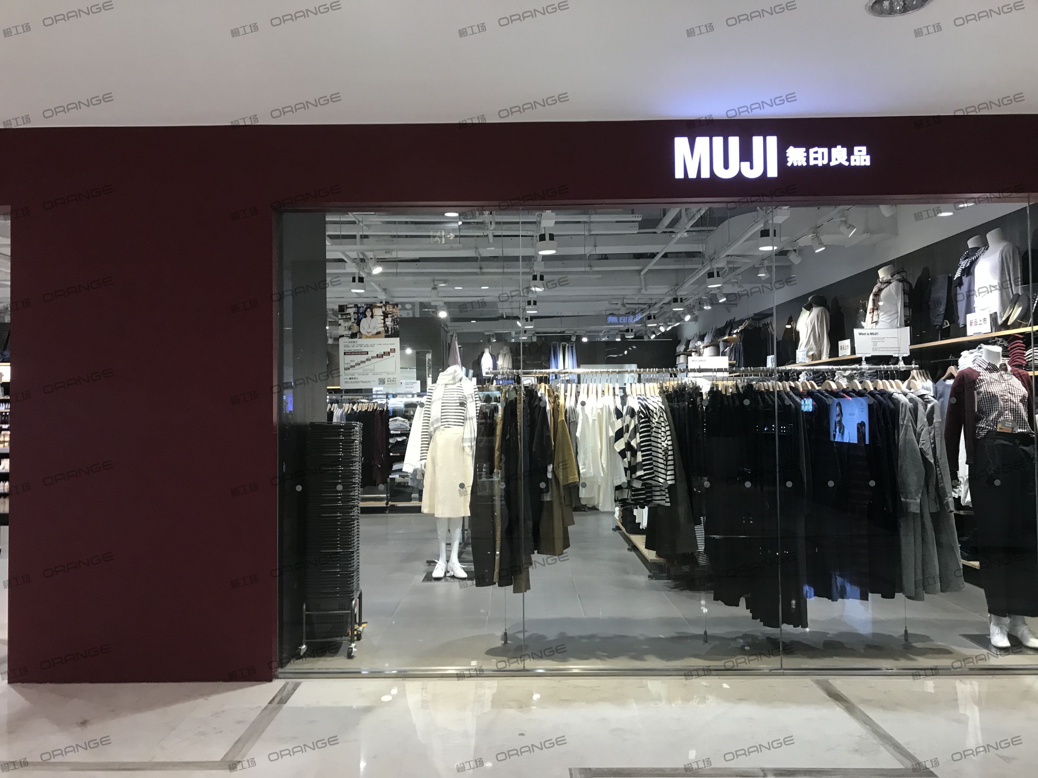 宁波天一国际购物中心-室内二层南扶梯西4