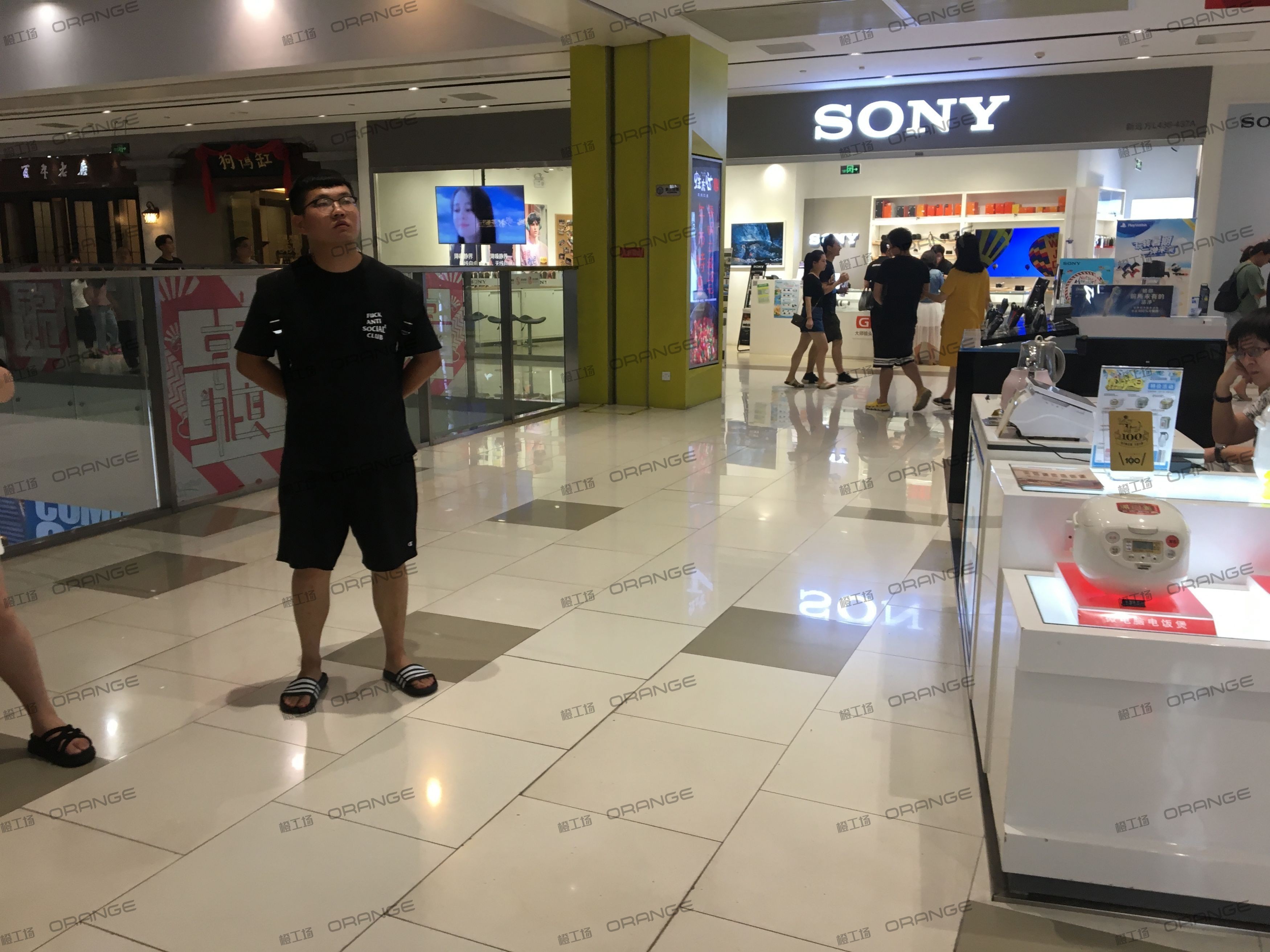 宁波来福士广场-室内四层东侧环廊南3