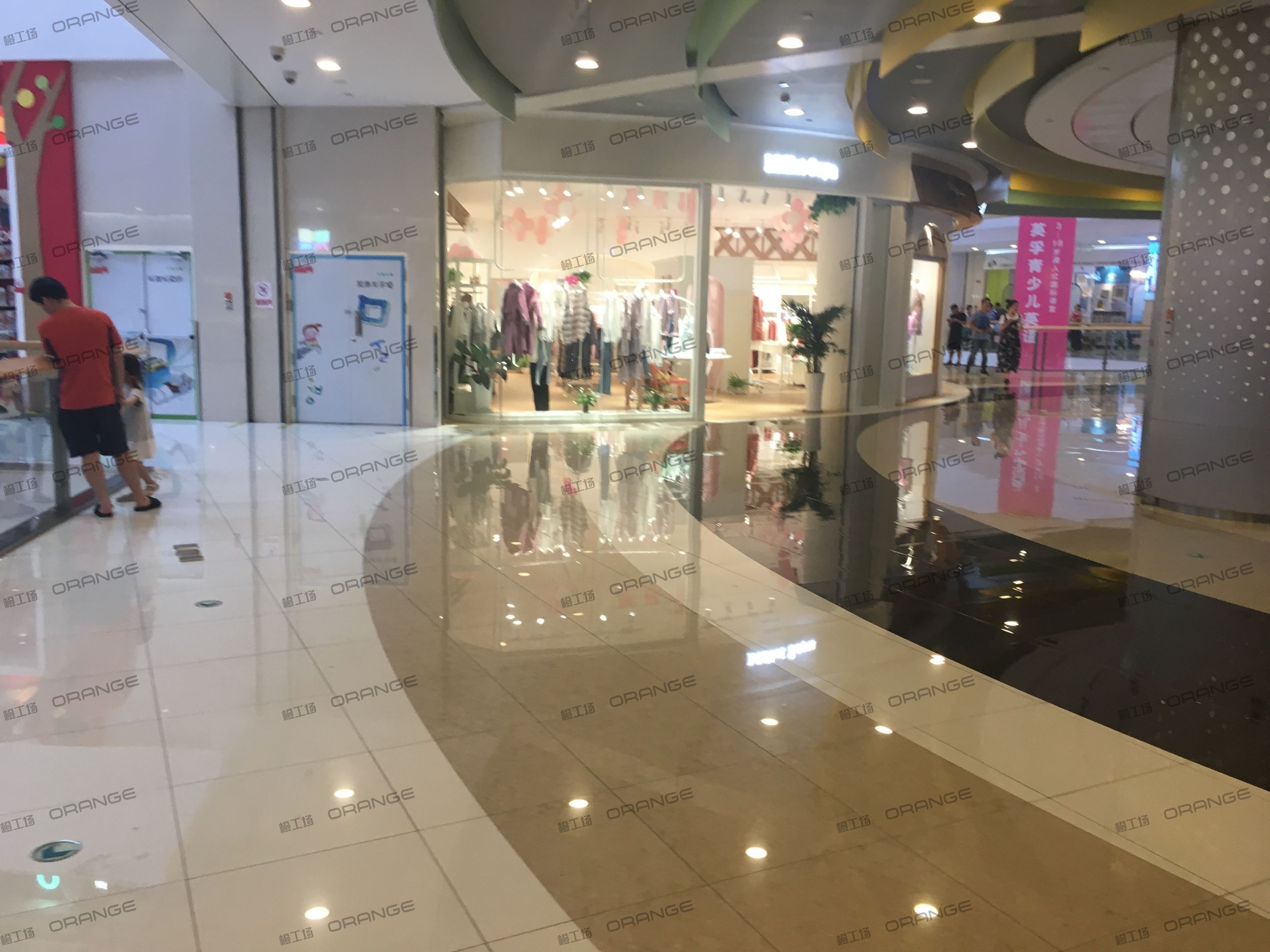 宁波高鑫广场-室内二层东南环廊东1