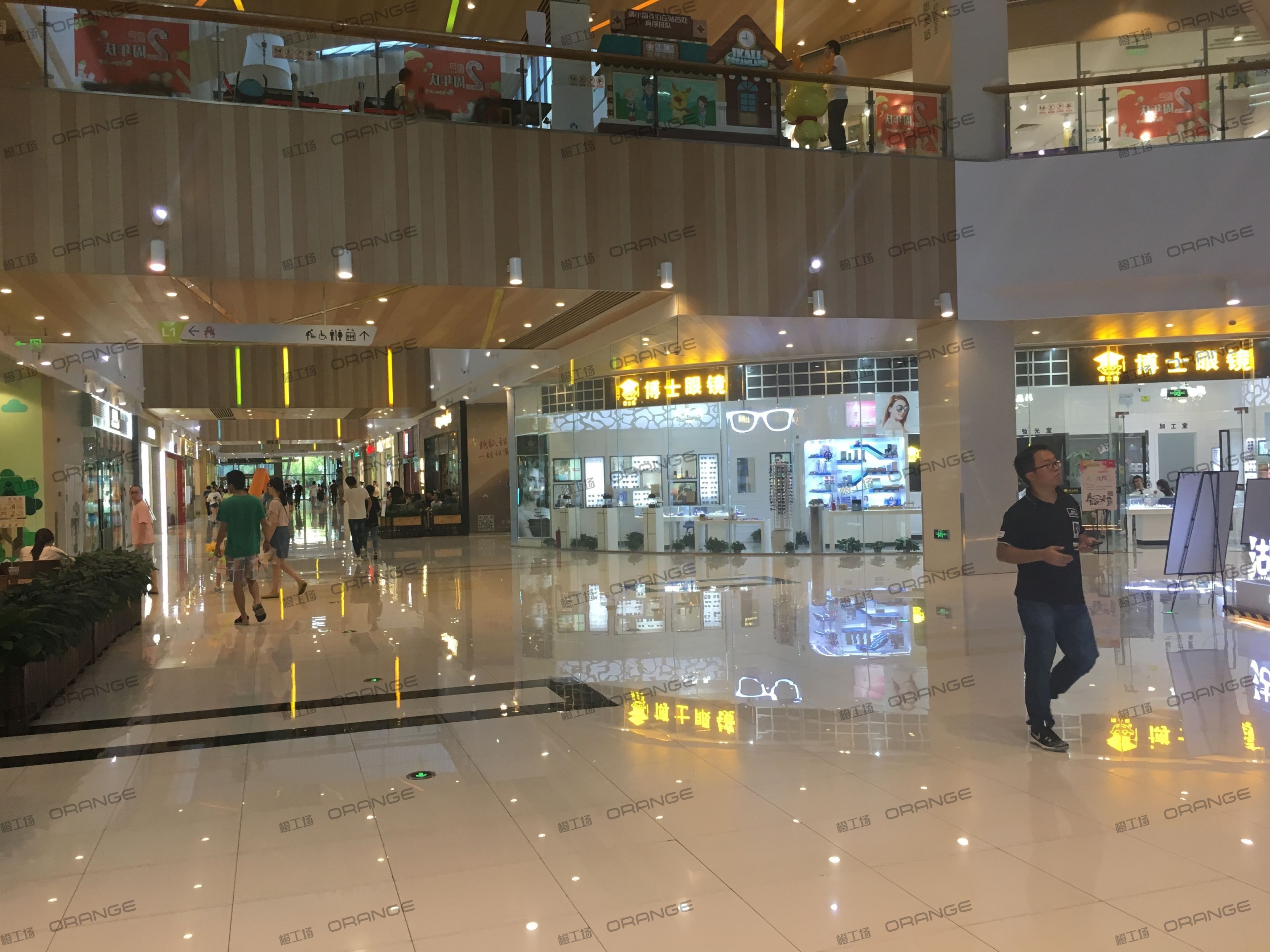 宁波高鑫广场-室内一层木广场南4