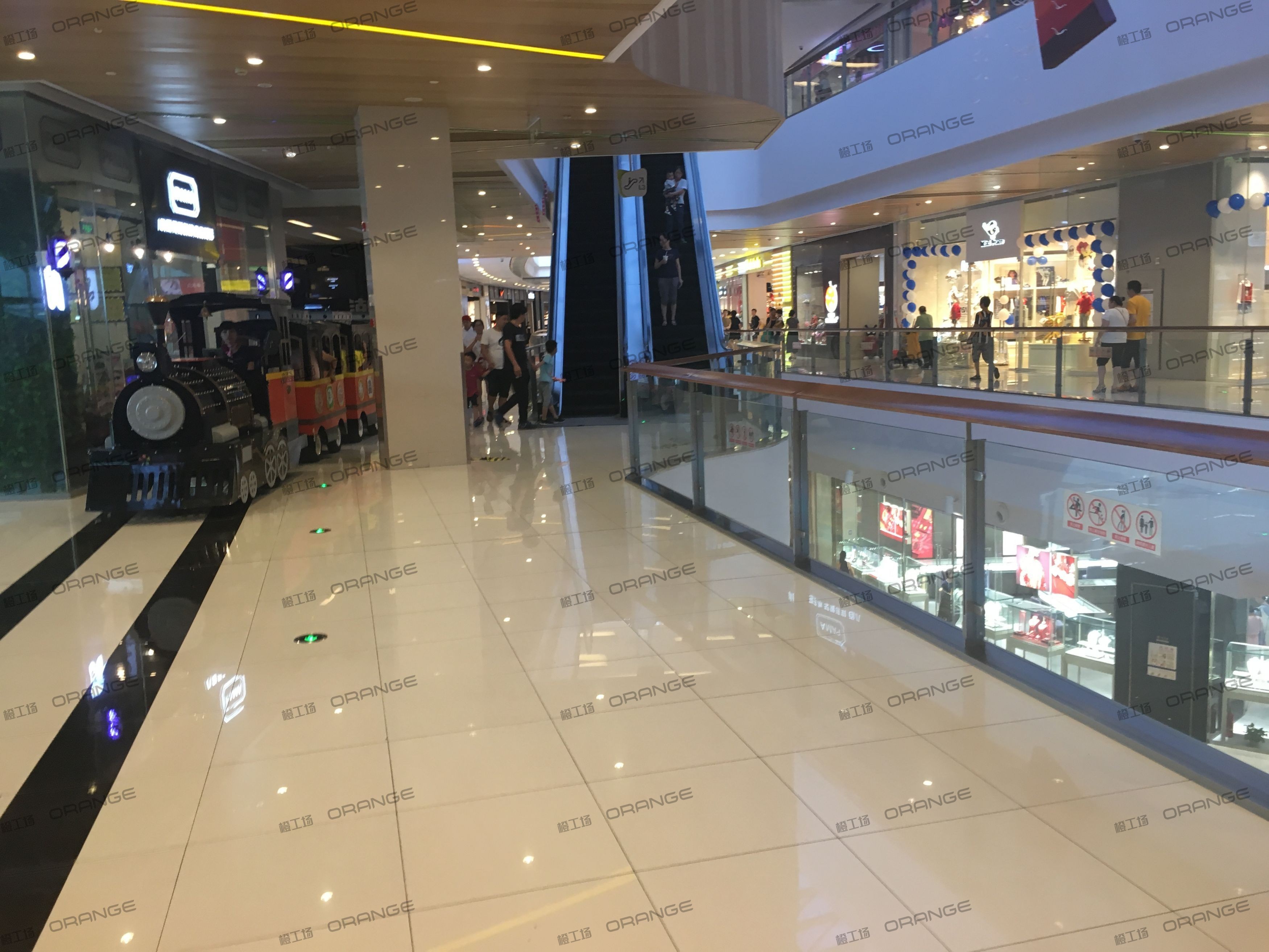 宁波高鑫广场-室内二层西南环廊西2