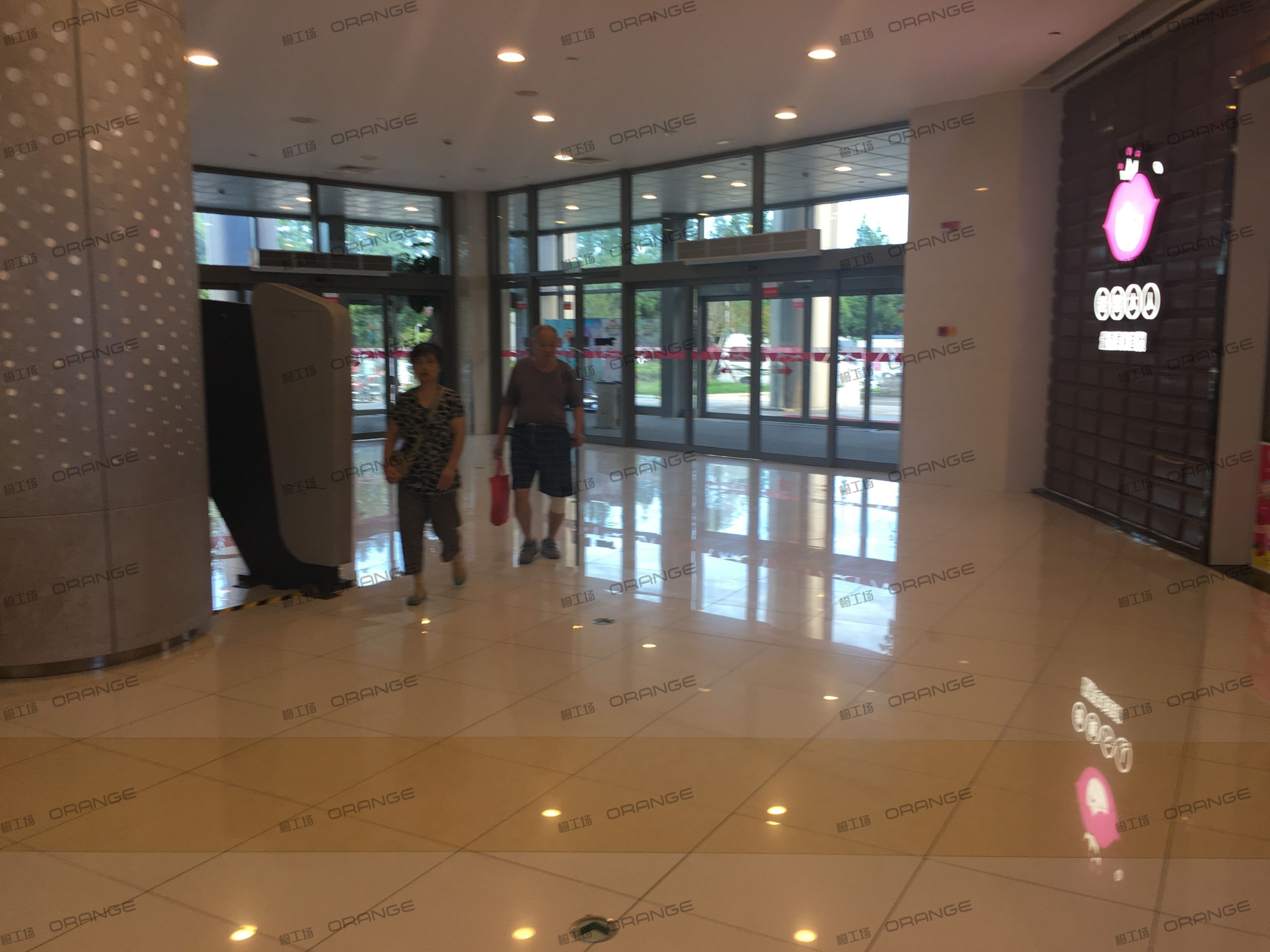 宁波高鑫广场-室内一层东南门内走廊A2