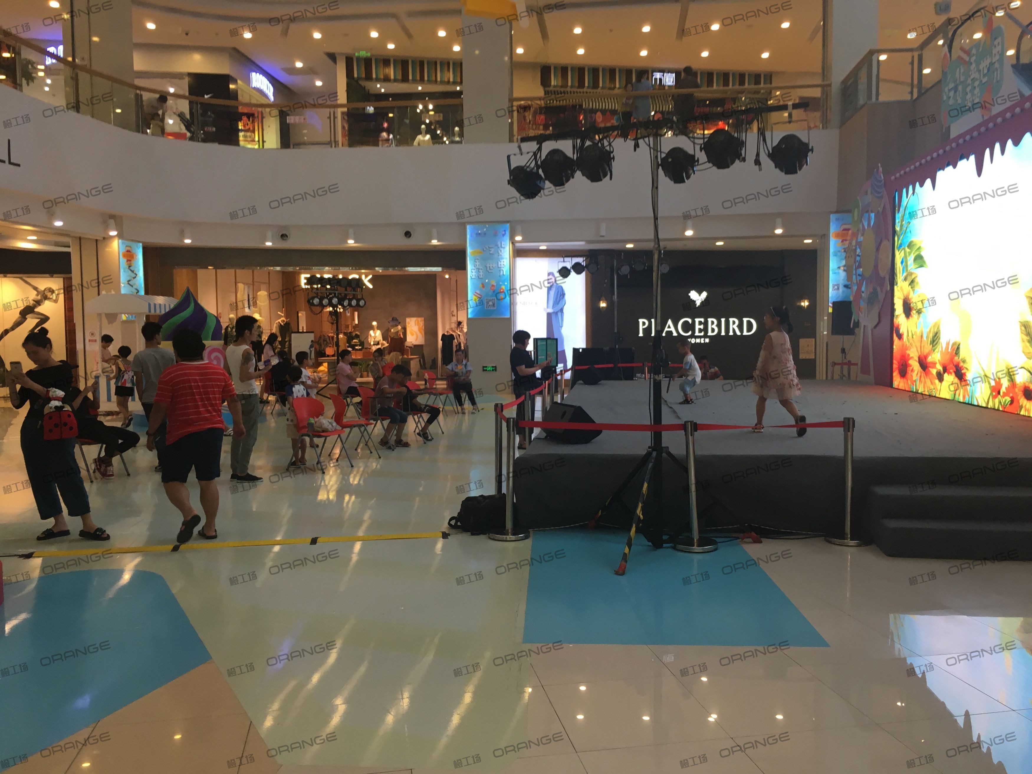 宁波高鑫广场-室内一层石广场3